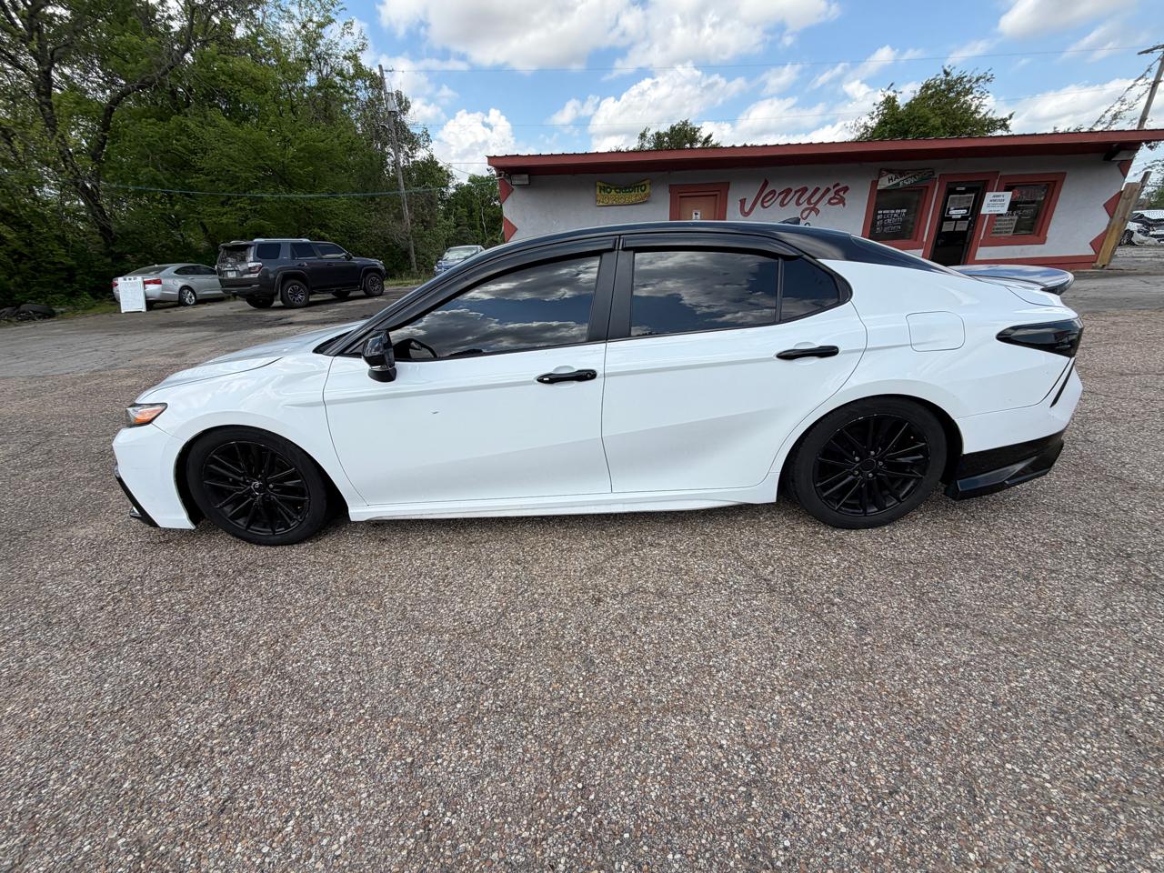 Toyota Camry SE 2023