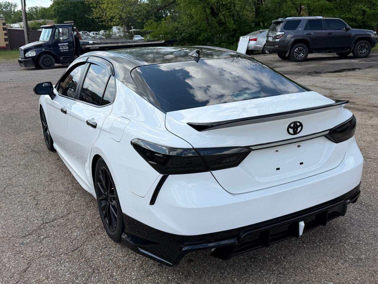 Toyota Camry SE 2023