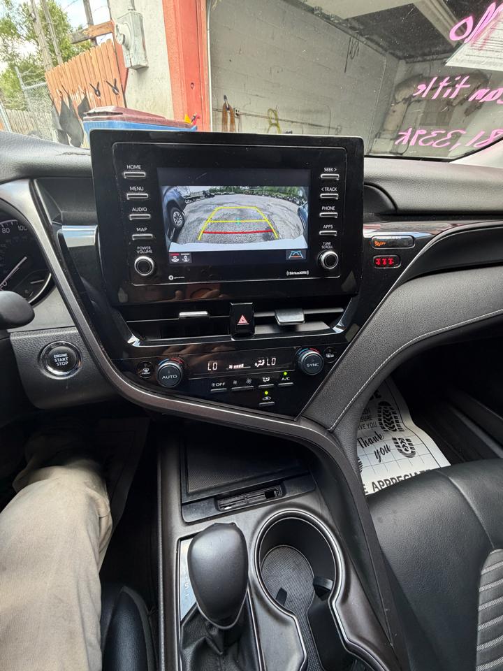 Toyota Camry SE 2023