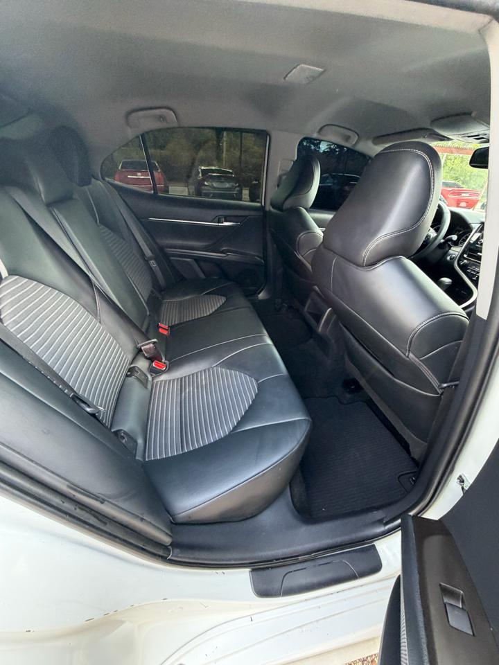 Toyota Camry SE 2023