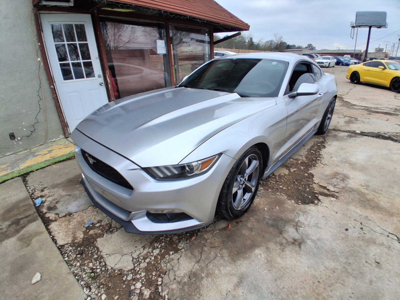 Ford Mustang V6 Coupe 2015