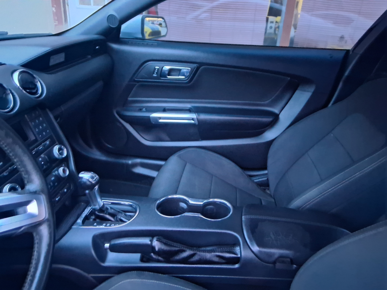 Ford Mustang V6 Coupe 2015