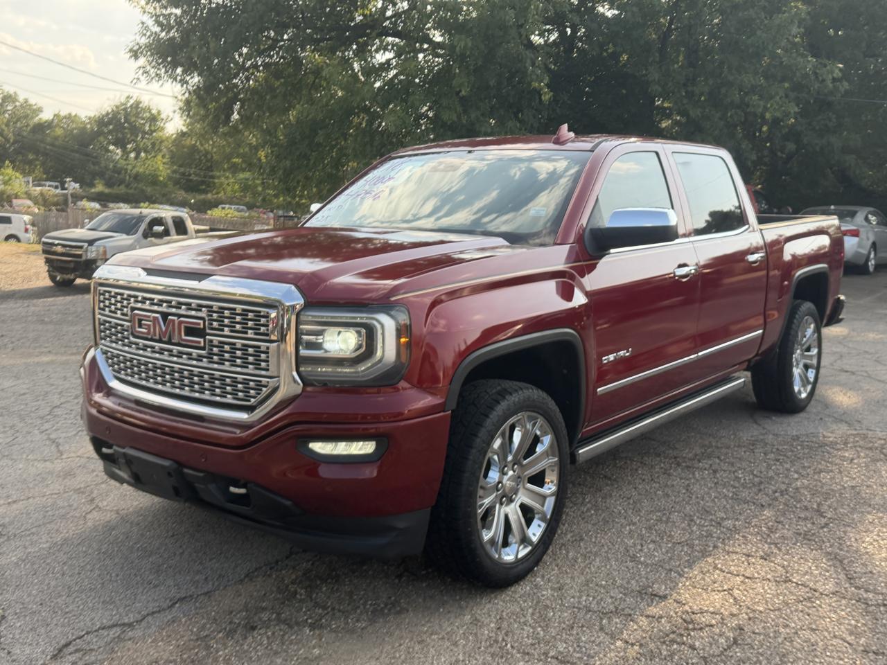 GMC Sierra 1500 4WD Crew Cab 143.5" Denali 2018