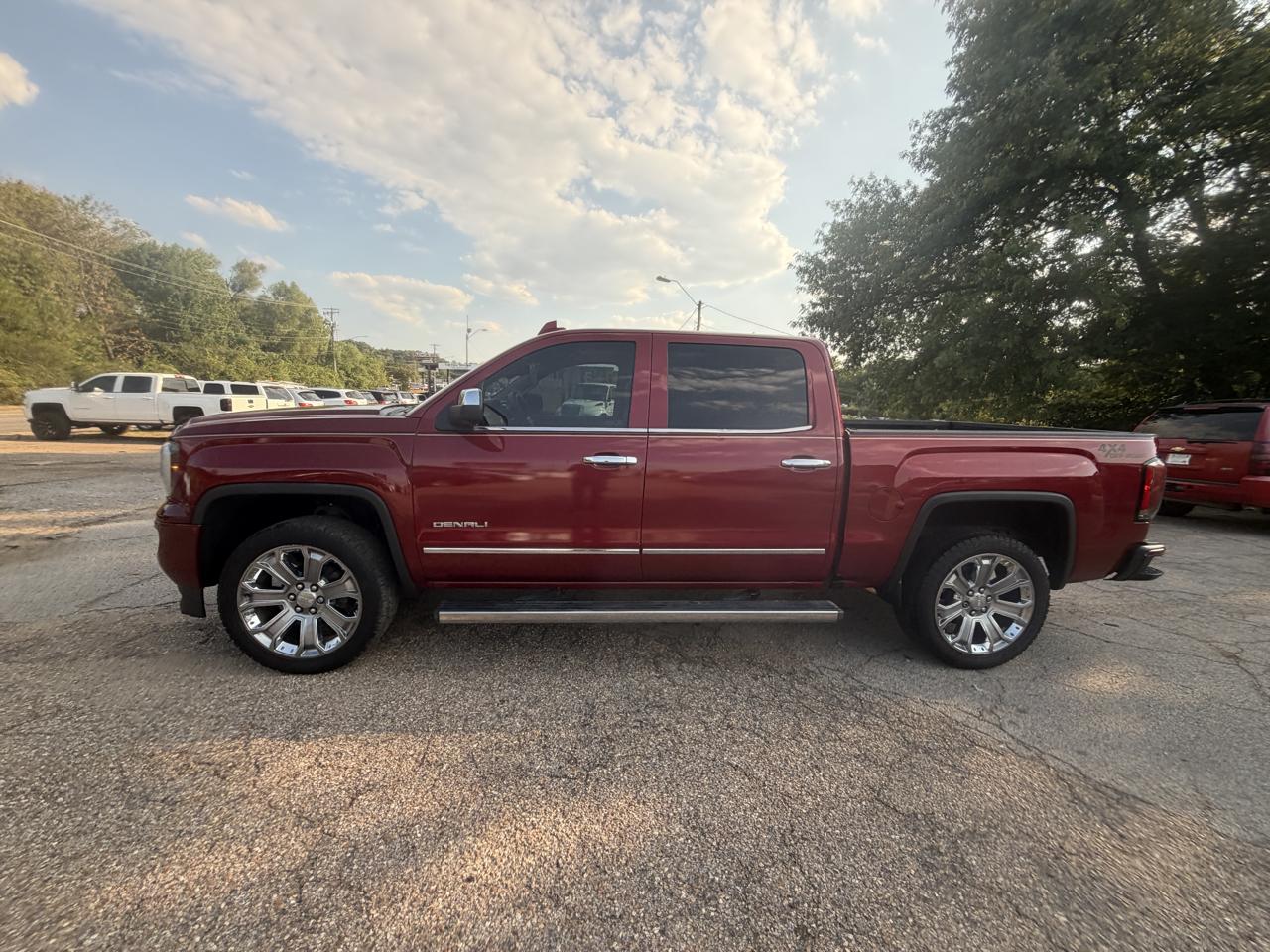 GMC Sierra 1500 4WD Crew Cab 143.5" Denali 2018