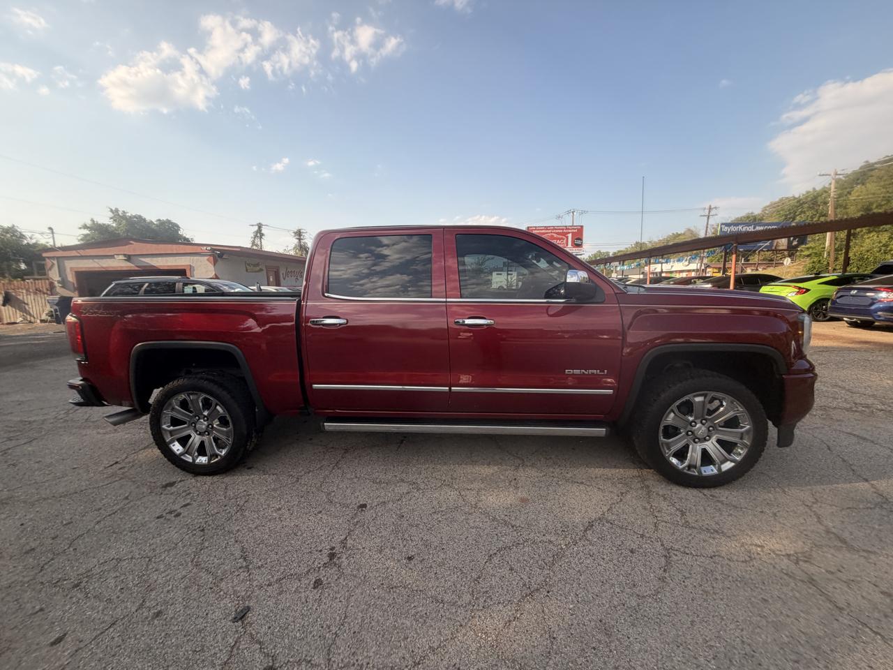 GMC Sierra 1500 4WD Crew Cab 143.5" Denali 2018