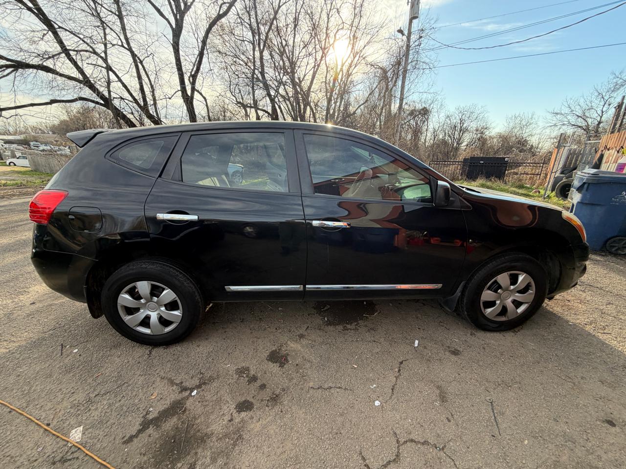 Nissan Rogue S FWD Krom Edition 2011