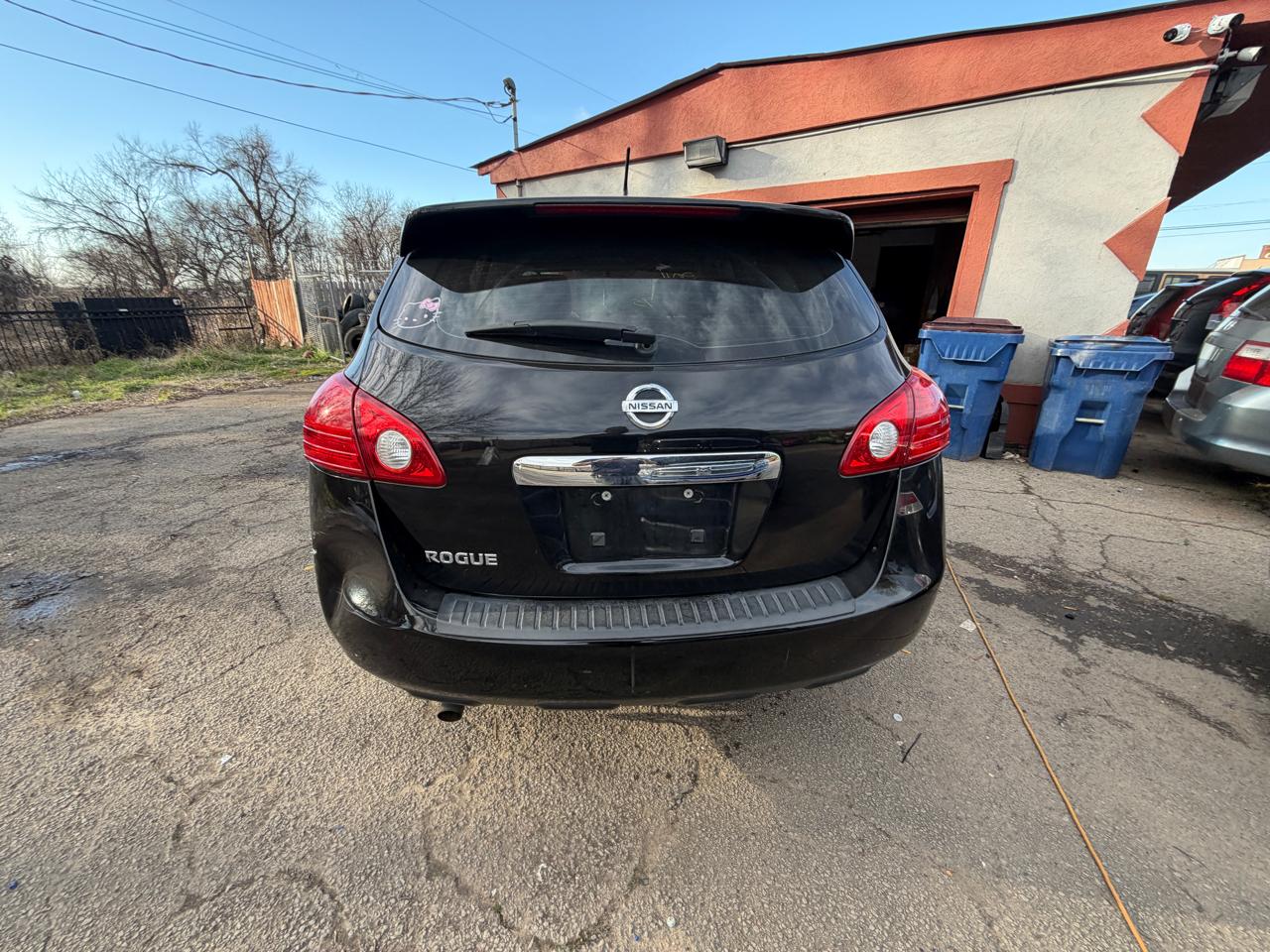 Nissan Rogue S FWD Krom Edition 2011