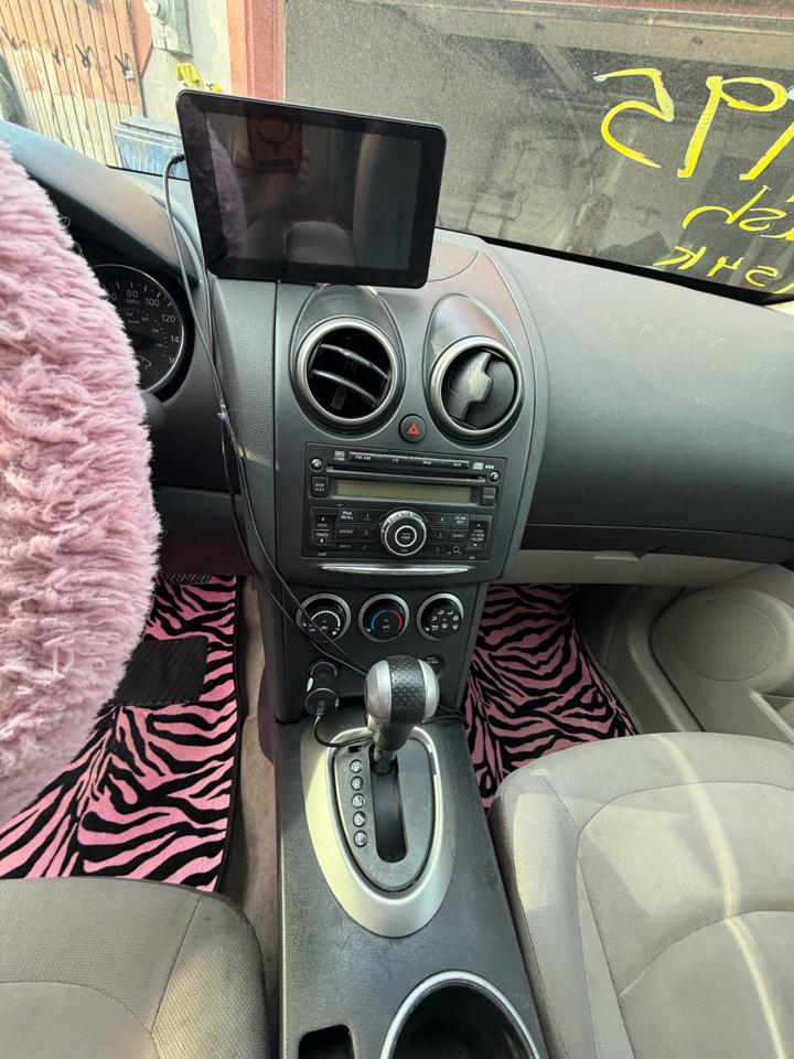 Nissan Rogue S FWD Krom Edition 2011