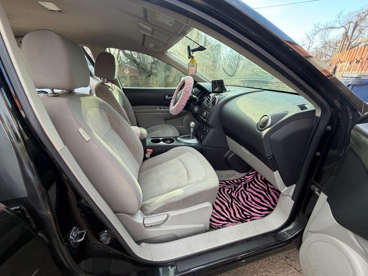 Nissan Rogue S FWD Krom Edition 2011