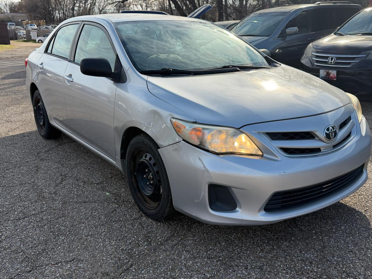 Toyota Corolla S 5-Speed MT 2012