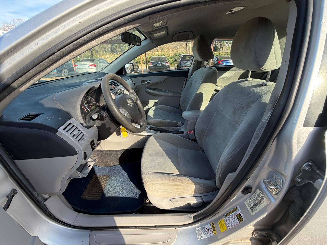 Toyota Corolla S 5-Speed MT 2012