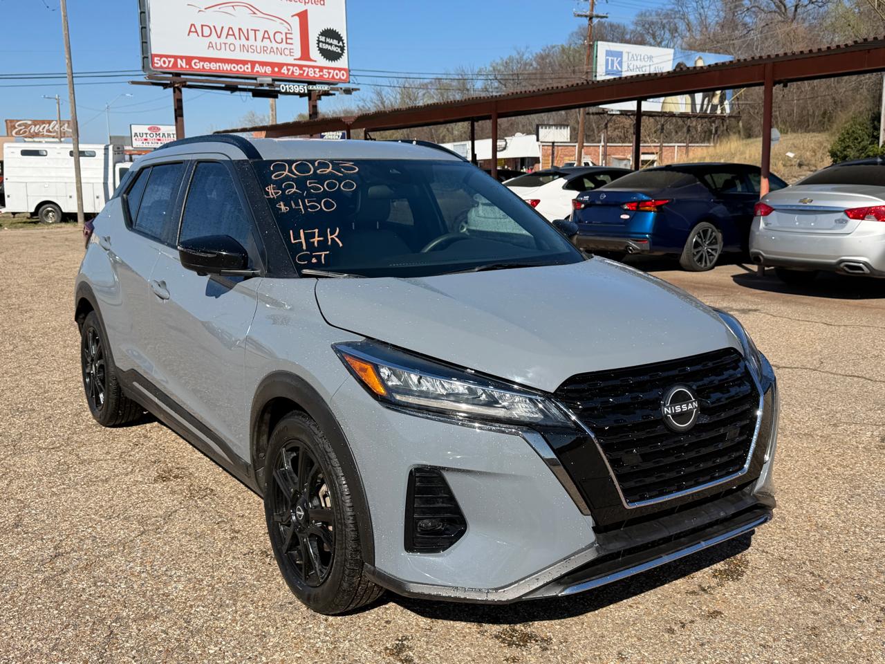 2023 Nissan Kicks SR