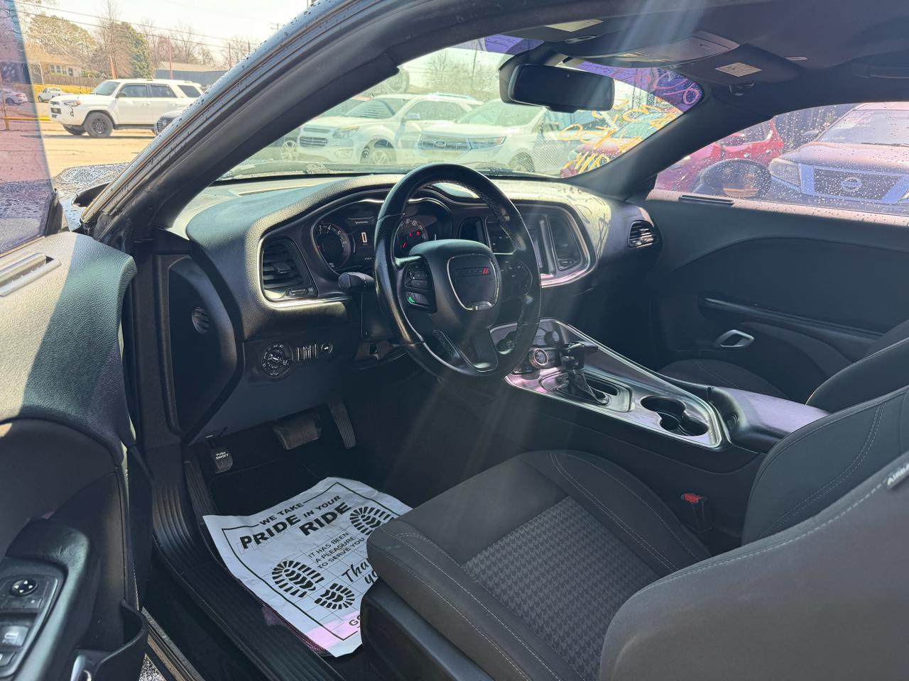 Dodge Challenger SXT 2021