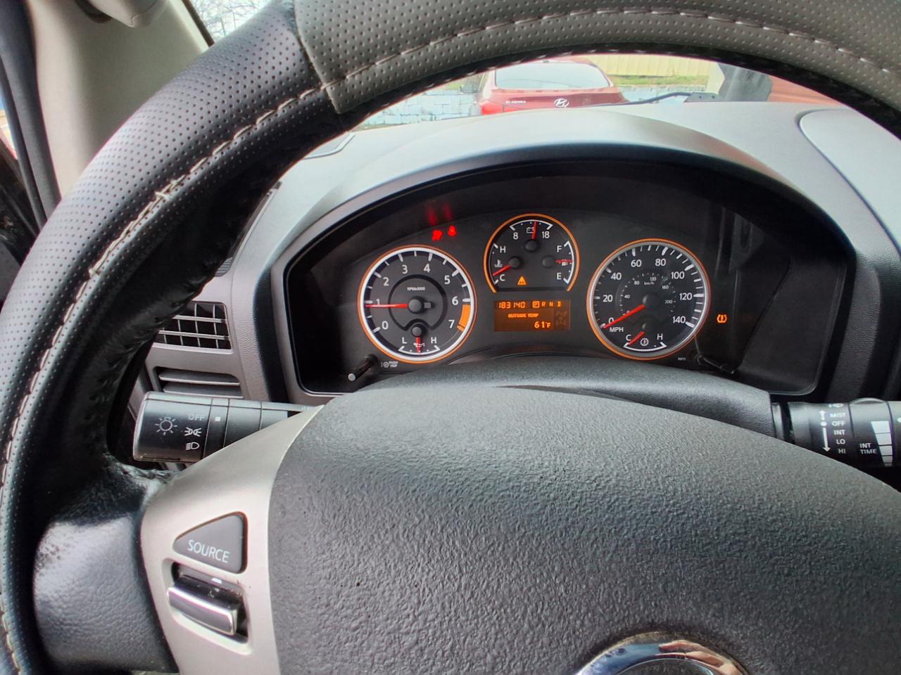 Nissan Titan SV Crew Cab 2WD 2013