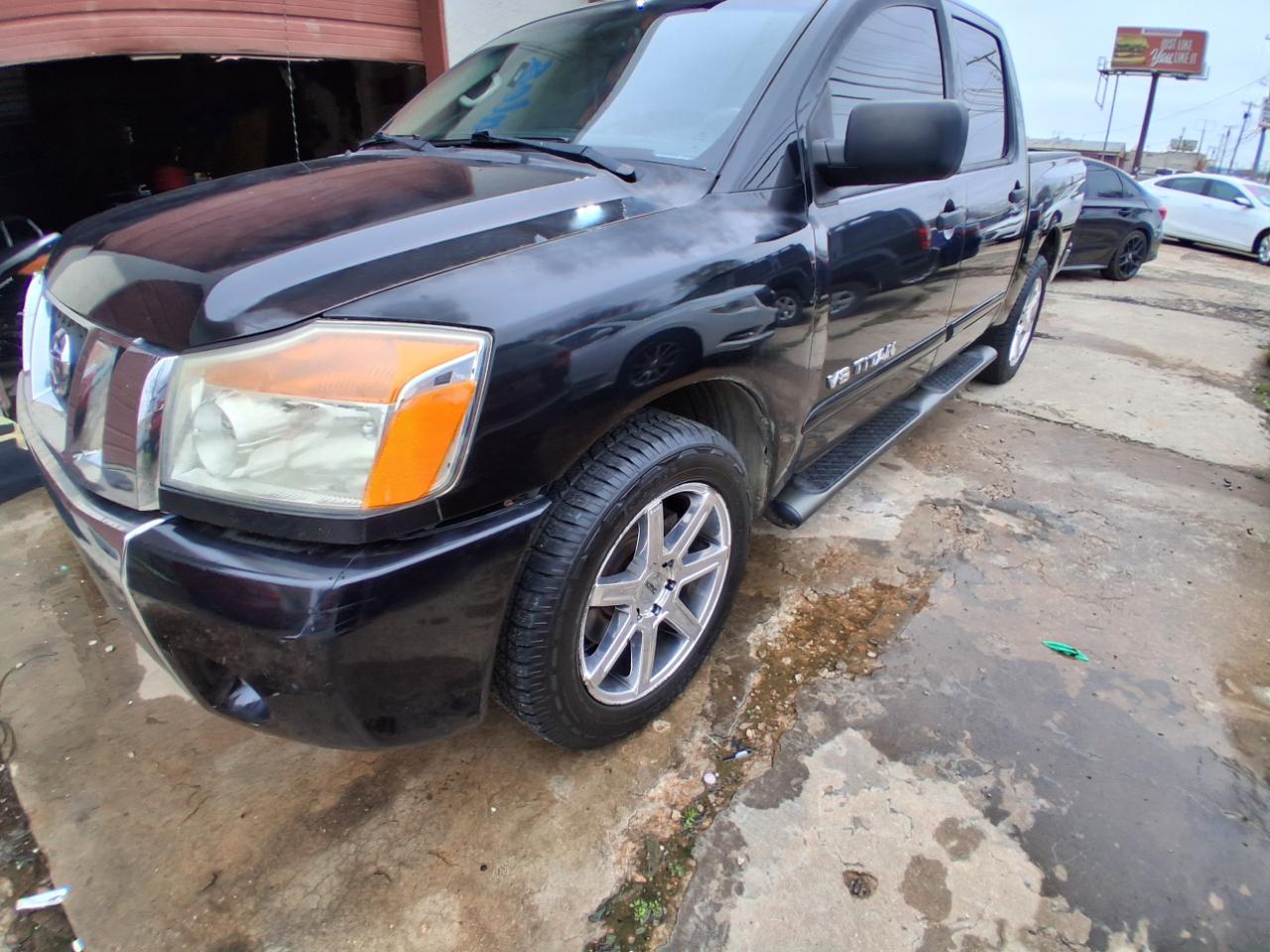 2013 Nissan Titan SV Crew Cab 2WD