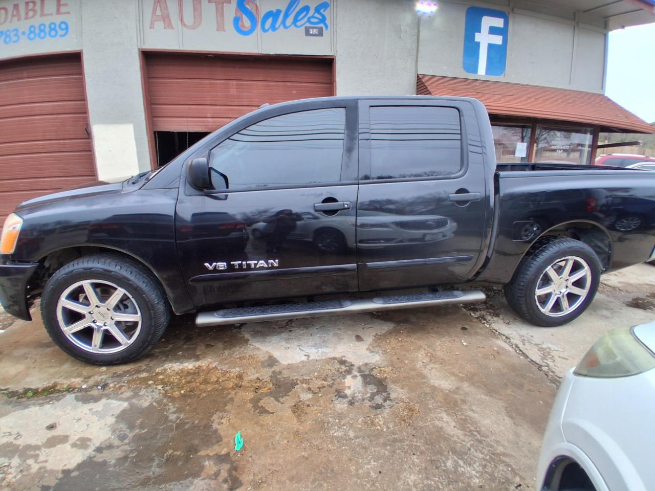 Nissan Titan SV Crew Cab 2WD 2013