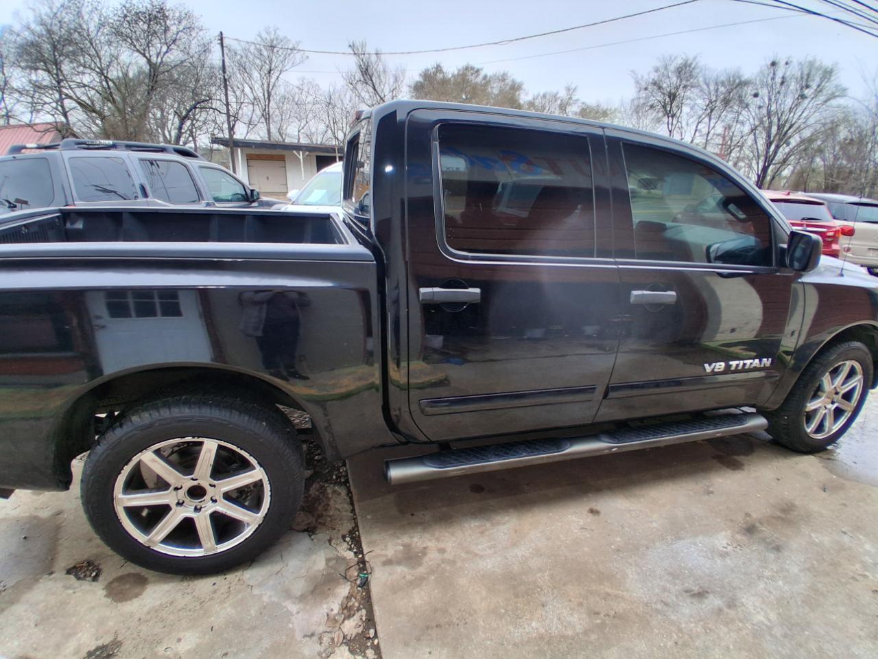 Nissan Titan SV Crew Cab 2WD 2013