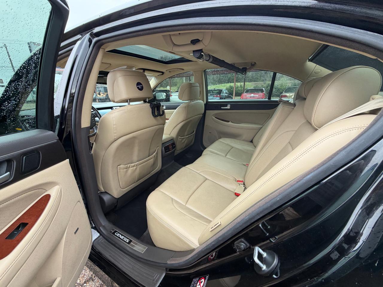 Hyundai Genesis 5.0L R-Spec 2013