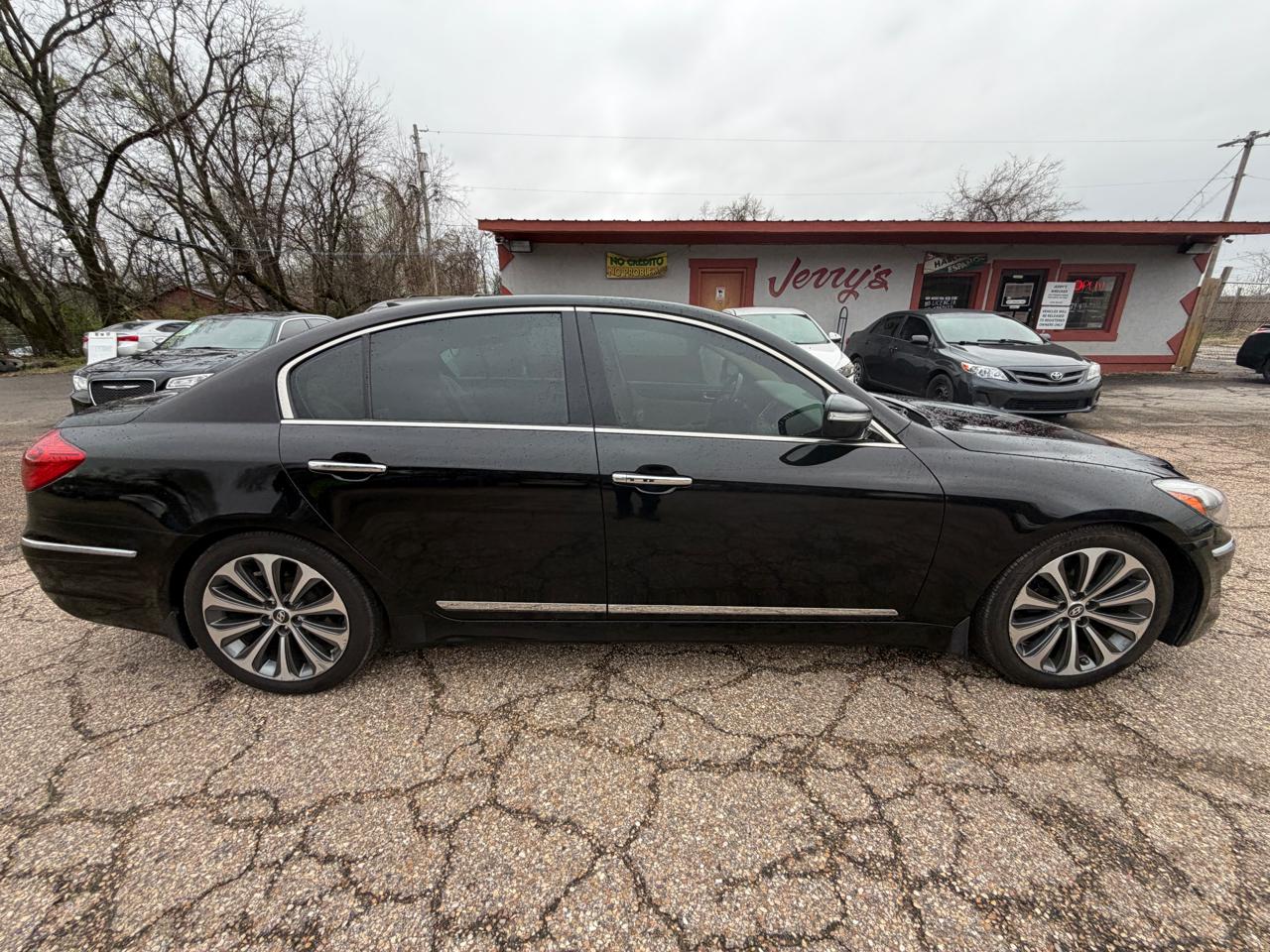 Hyundai Genesis 5.0L R-Spec 2013