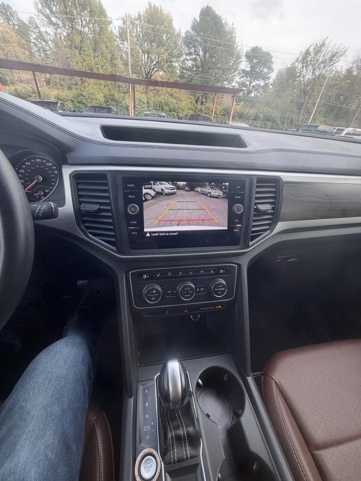 Volkswagen Atlas V6 SE w/Technology 2021
