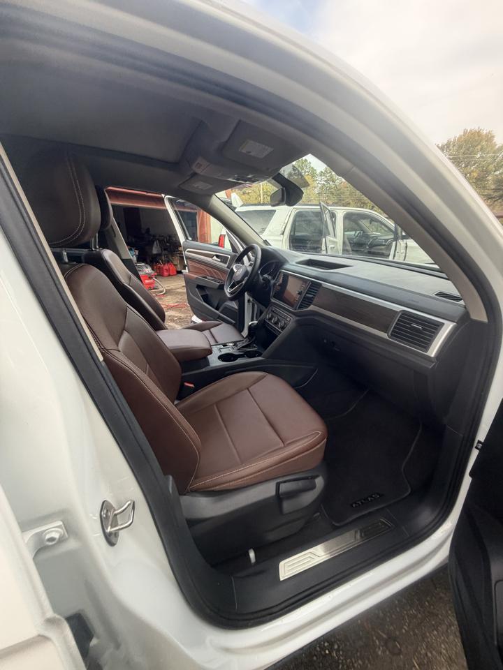 Volkswagen Atlas V6 SE w/Technology 2021