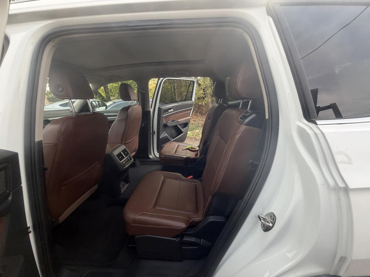 Volkswagen Atlas V6 SE w/Technology 2021