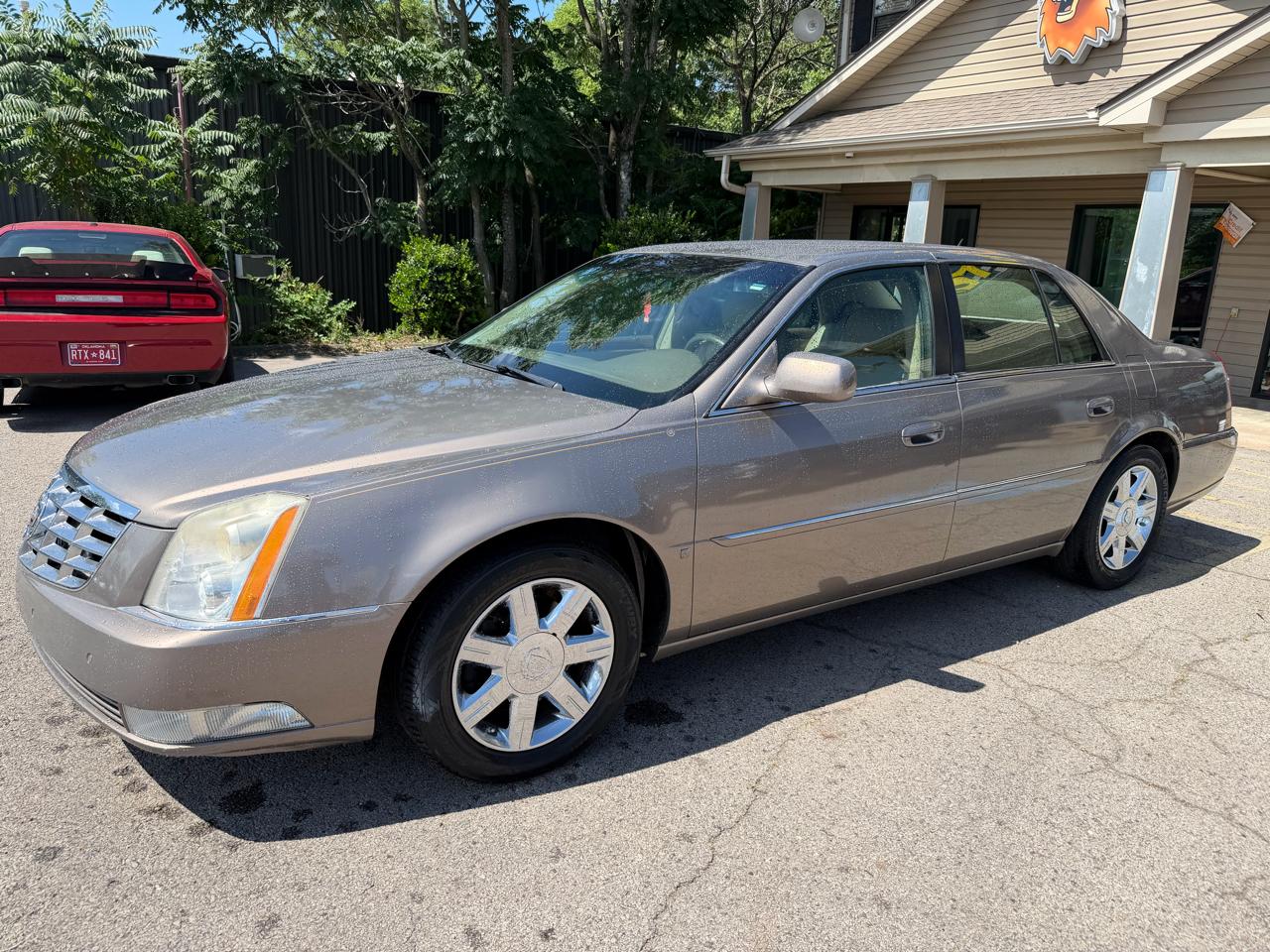 Cadillac DTS Sedan 2006