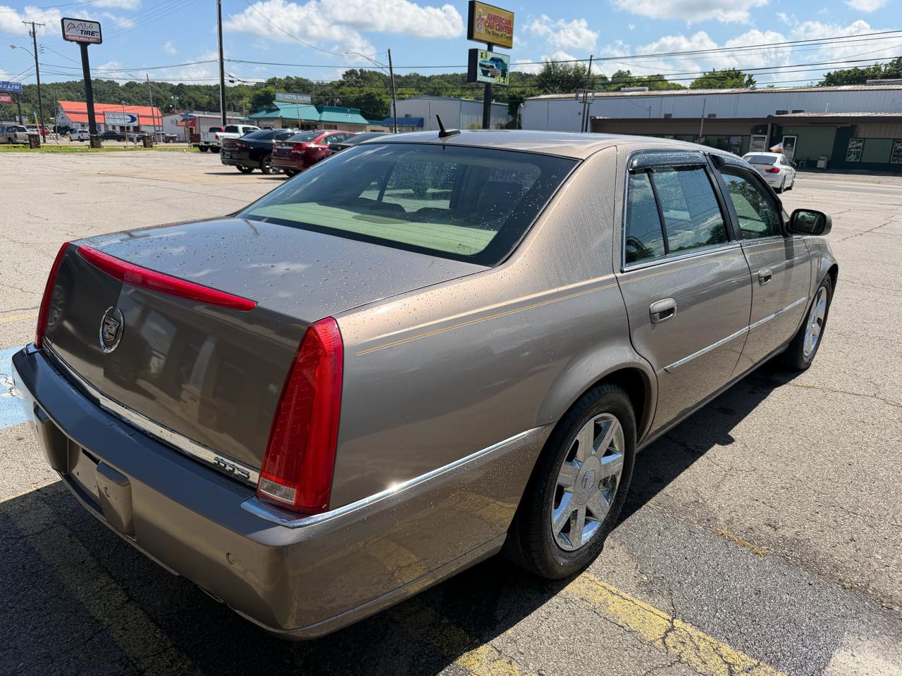 Cadillac DTS Sedan 2006
