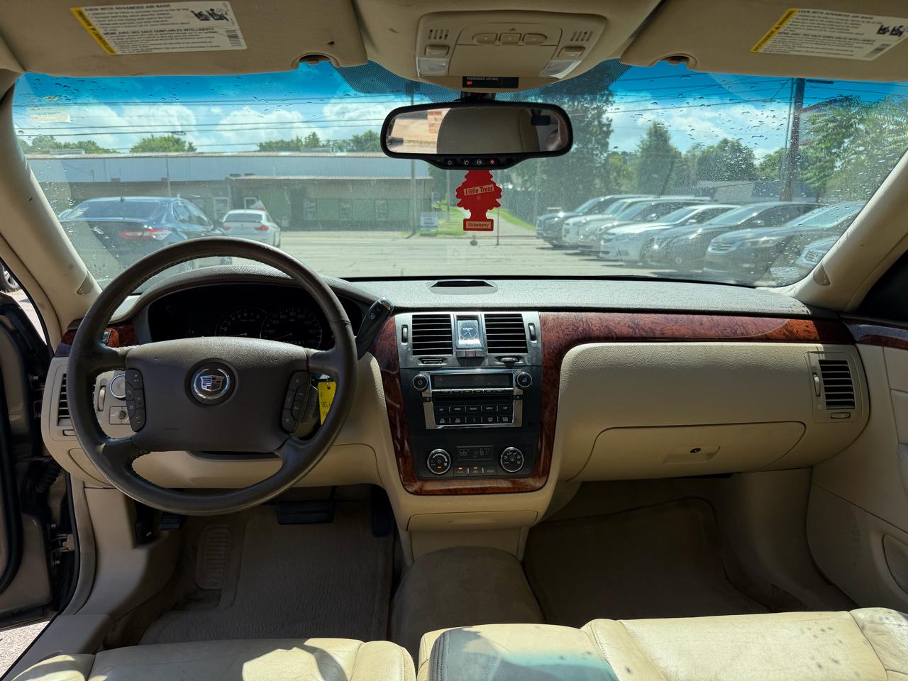 Cadillac DTS Sedan 2006