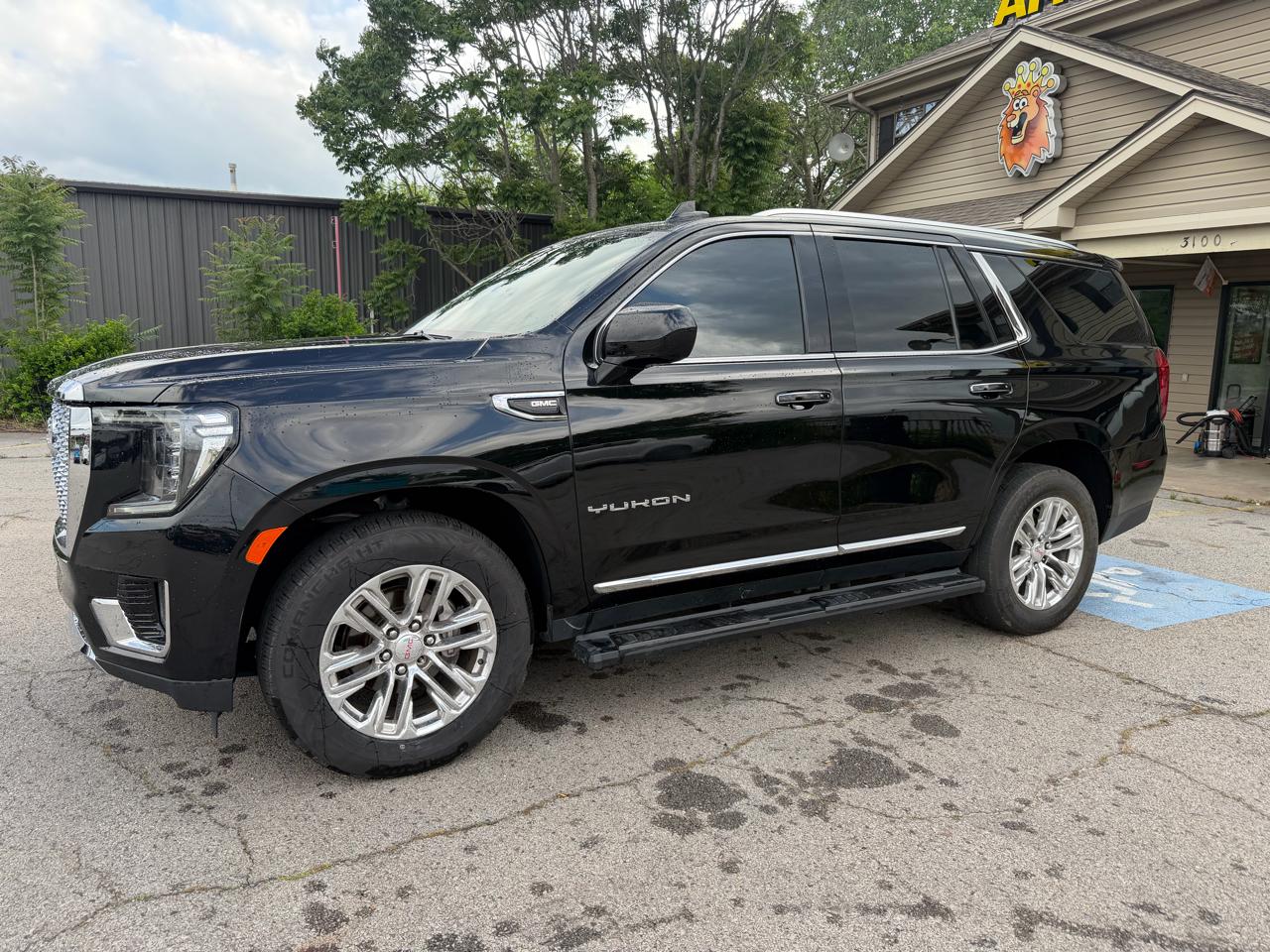 GMC Yukon SLT 4WD 2023