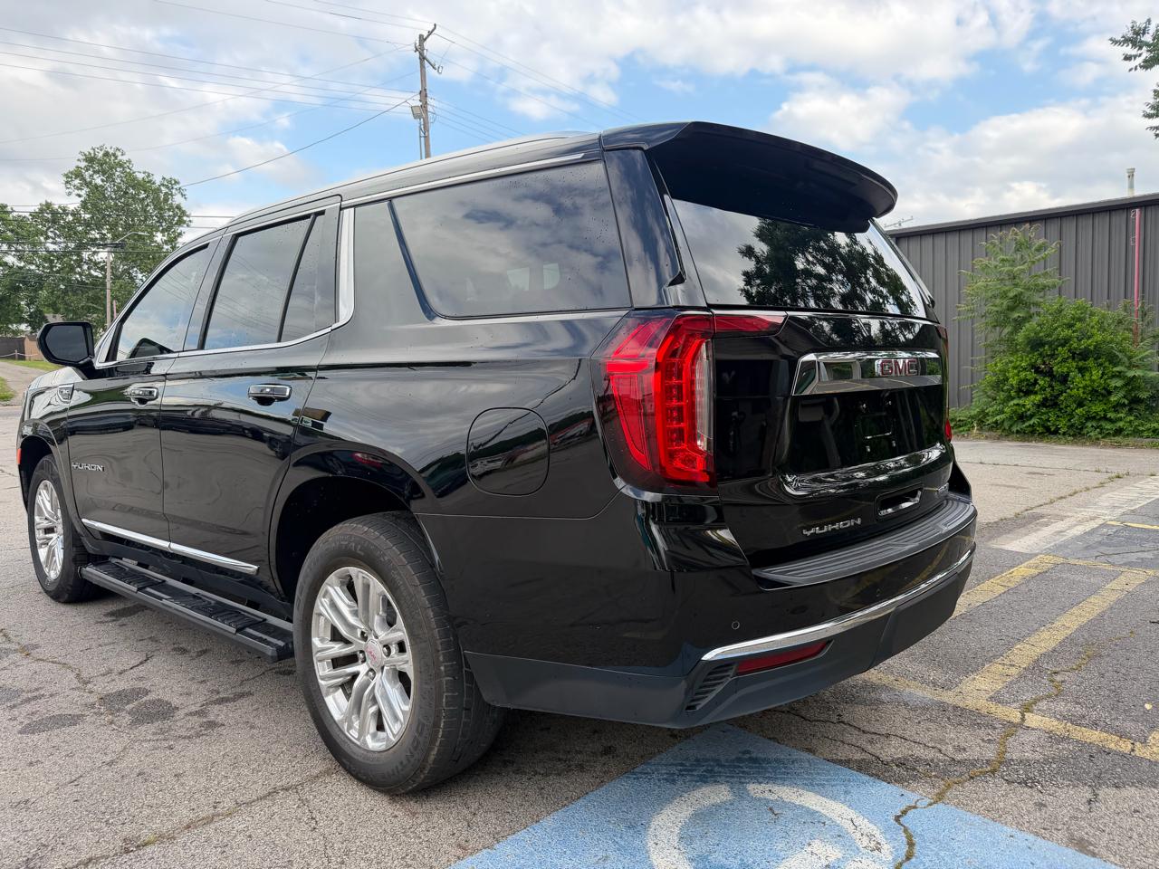 GMC Yukon SLT 4WD 2023