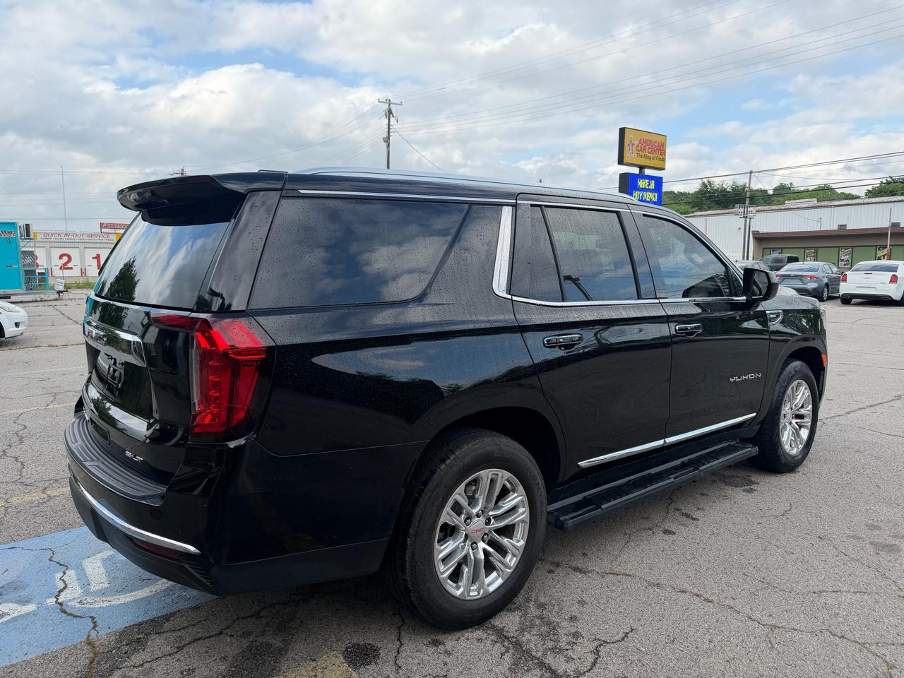 GMC Yukon SLT 4WD 2023