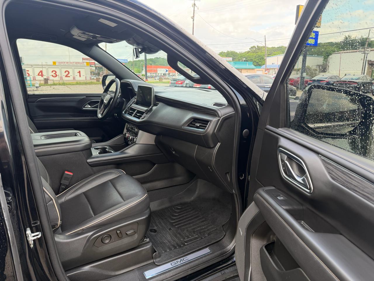 GMC Yukon SLT 4WD 2023