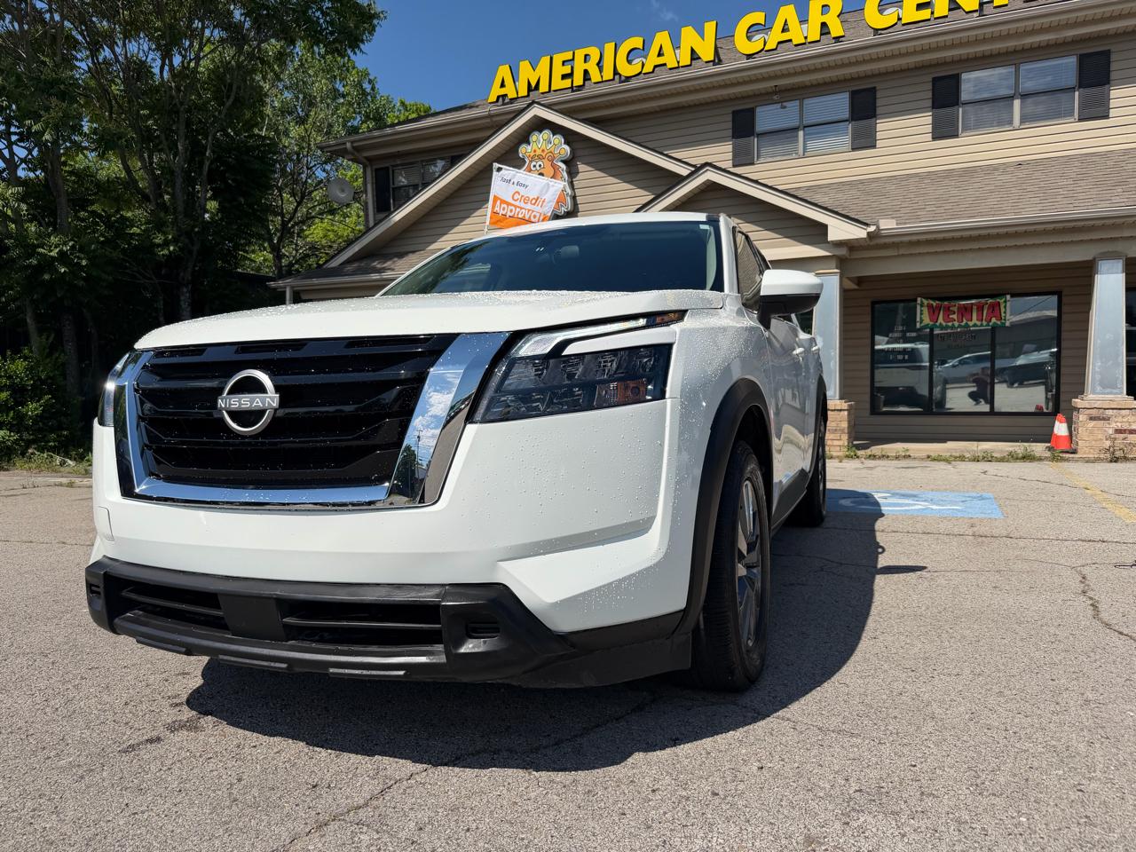 Nissan Pathfinder SV 4WD 2024
