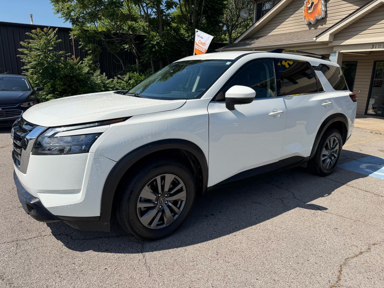 Nissan Pathfinder SV 4WD 2024