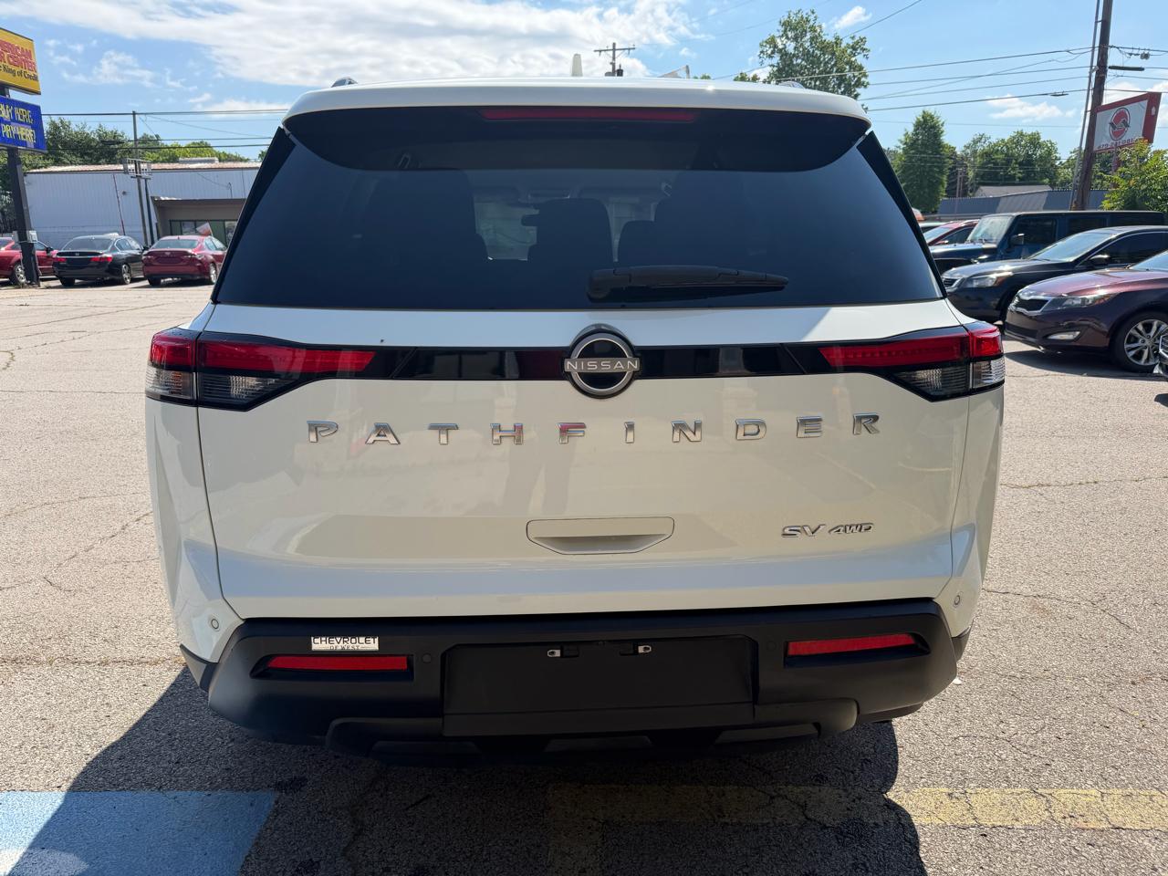 Nissan Pathfinder SV 4WD 2024