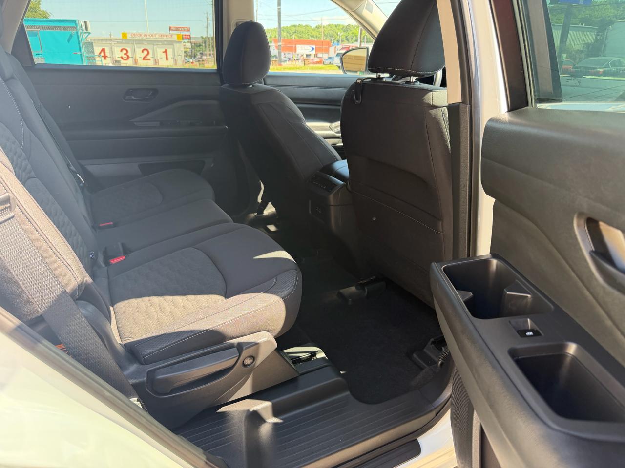 Nissan Pathfinder SV 4WD 2024