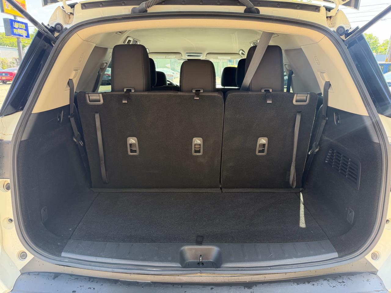 Nissan Pathfinder SV 4WD 2024