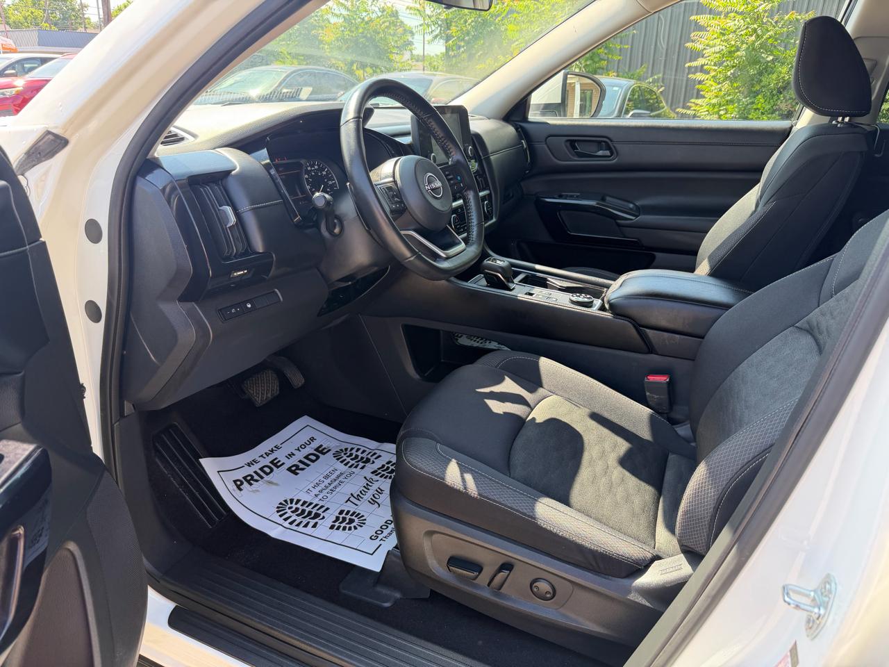 Nissan Pathfinder SV 4WD 2024