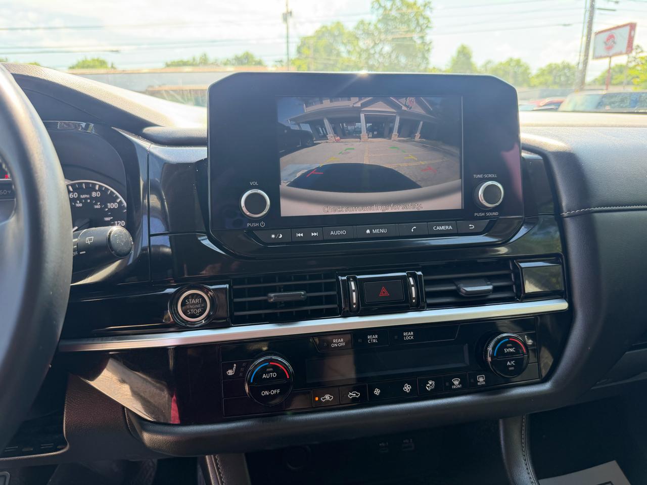 Nissan Pathfinder SV 4WD 2024