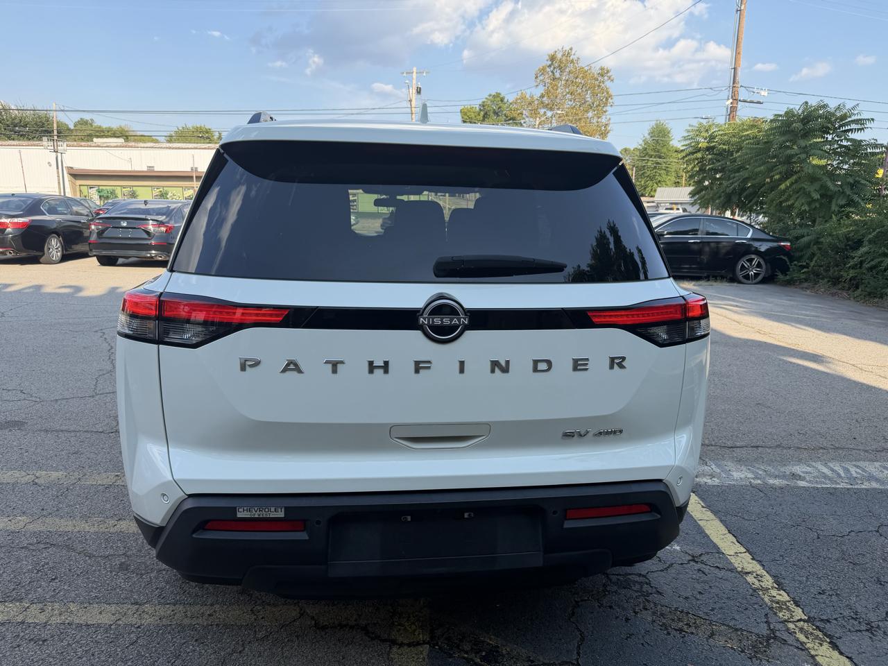 Nissan Pathfinder SV 4WD 2024