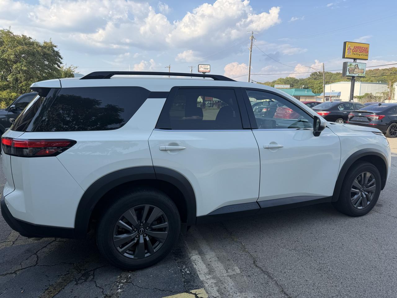 Nissan Pathfinder SV 4WD 2024