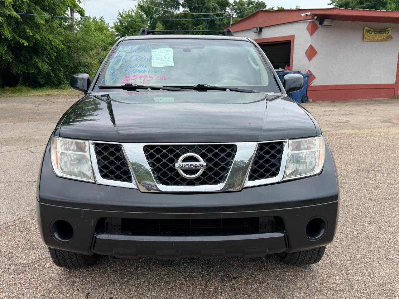 Nissan Pathfinder LE 2WD 2006