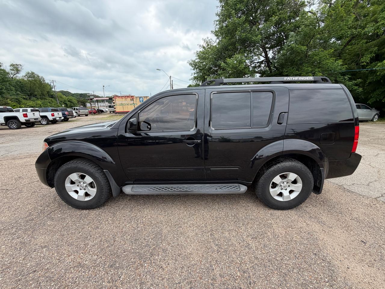 Nissan Pathfinder LE 2WD 2006