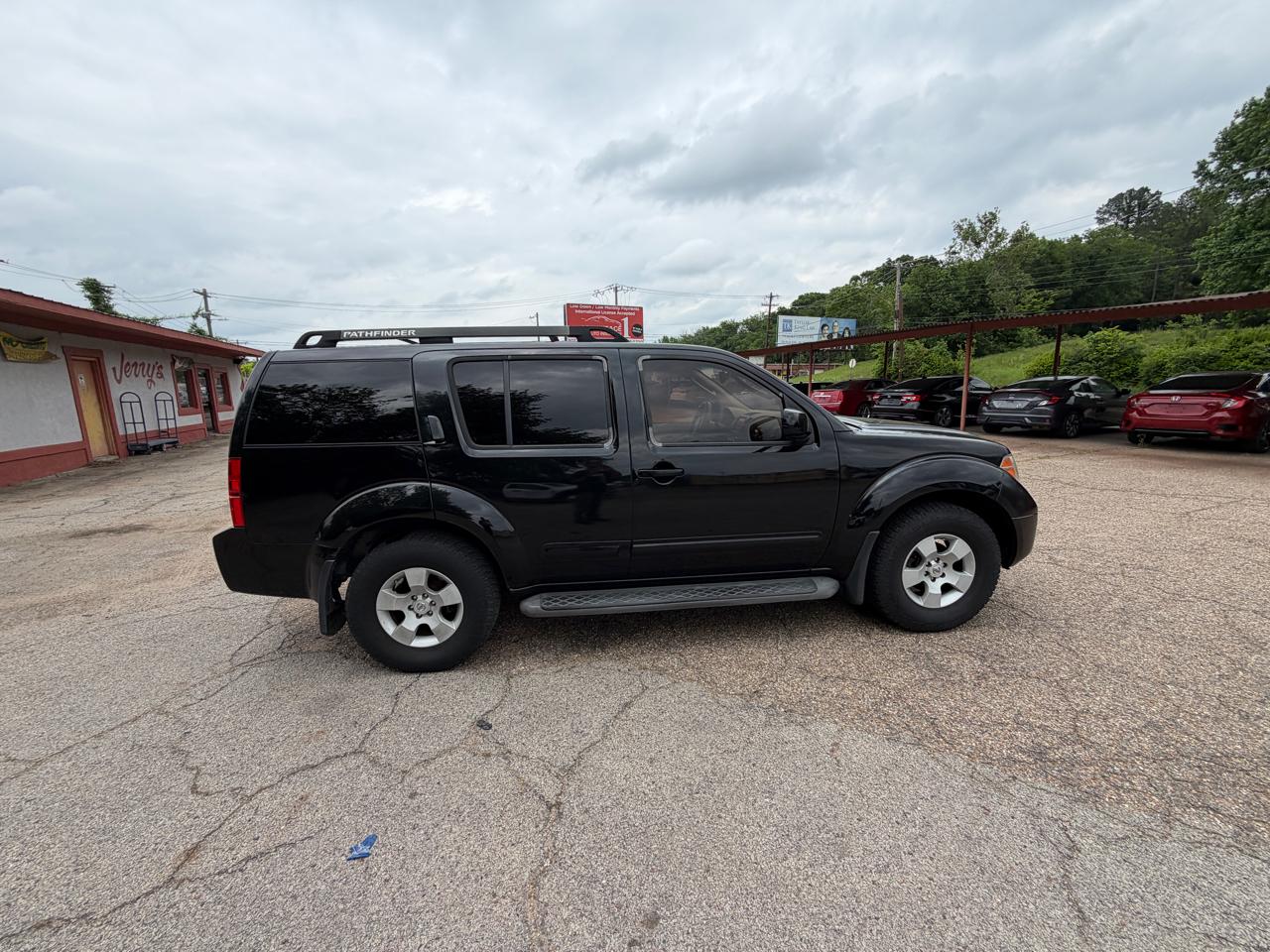 Nissan Pathfinder LE 2WD 2006