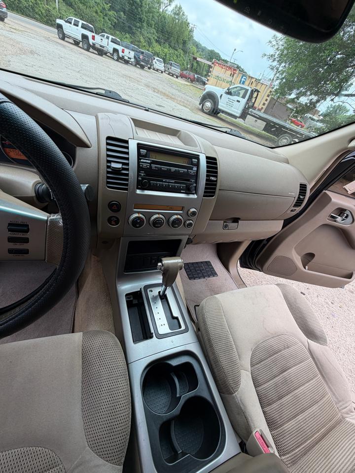 Nissan Pathfinder LE 2WD 2006