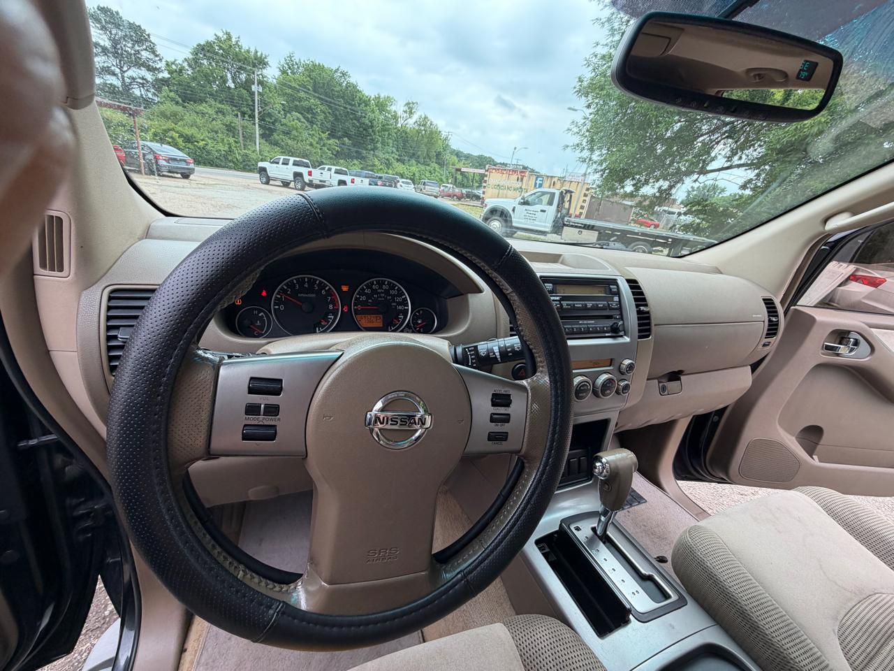 Nissan Pathfinder LE 2WD 2006