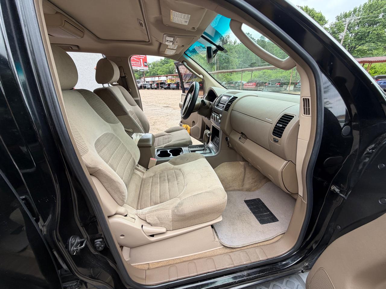 Nissan Pathfinder LE 2WD 2006