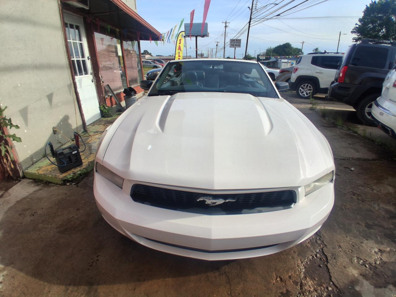 Ford Mustang V6 Convertible 2010