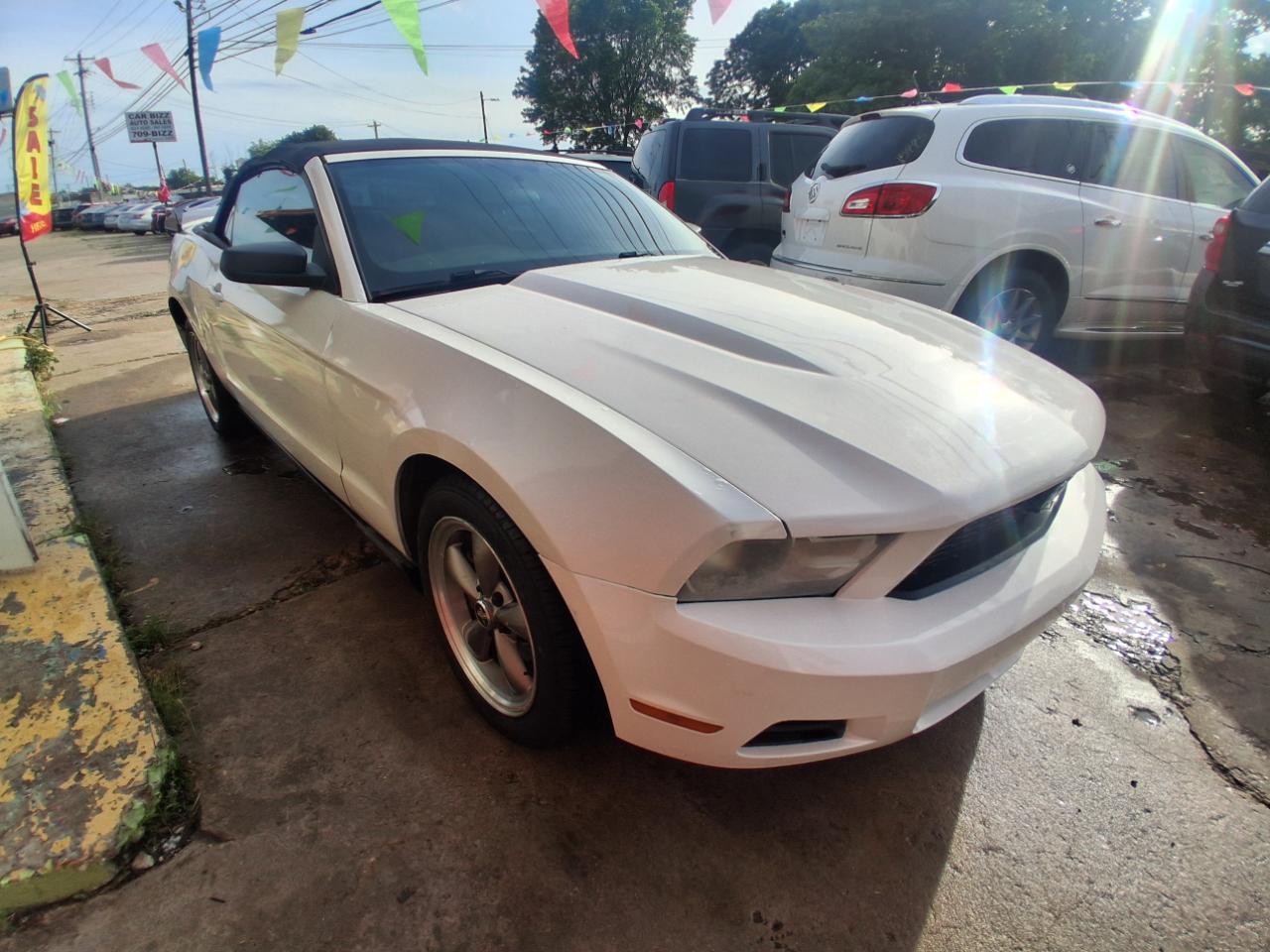 Ford Mustang V6 Convertible 2010